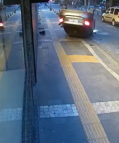 Akçaabat'ta Otomobil Takla Attı