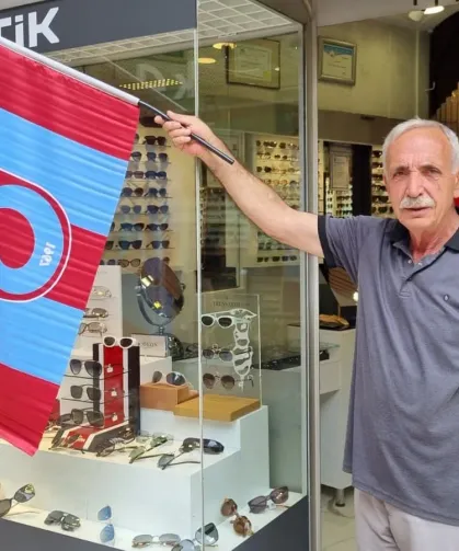 Kunduracılar Sokağı Bordo-Mavi Bayraklarla Donatıldı