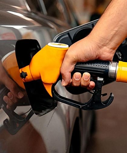 Motorinde Tarihi Eşik: Litre Fiyatı 100 TL’yi Aştı