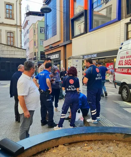 Trabzon’da Sokakta Uyuyan Vatandaş Endişelendirdi
