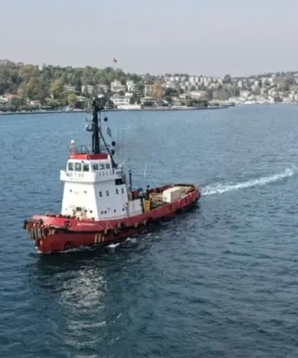 Karadeniz’de Vurulan İki Gemi İstanbul Boğazı’ndan Geçti