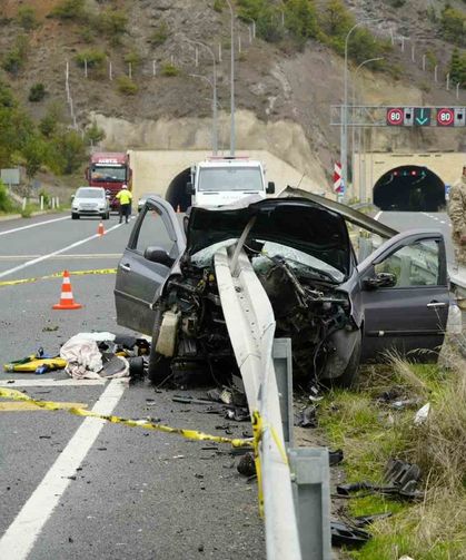 Gümüşhane-Trabzon Yolunda Kaza: 1 Ölü, 4 Yaralı