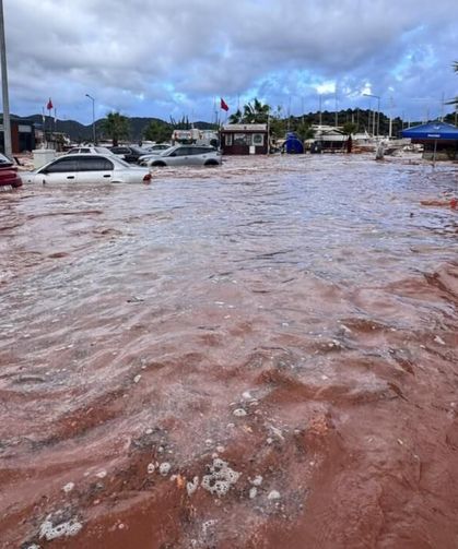 Antalya Demre’de Sel: 22 Kişi Kurtarıldı