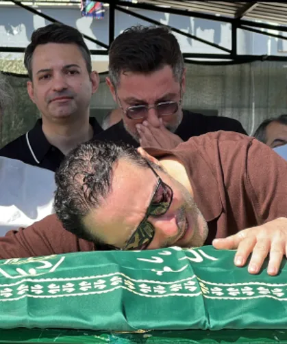 Atilla Taş'ın Kızı Gözyaşları Arasında Toprağa Verildi