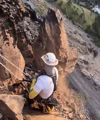 Trabzonlu Dağcılar Şırnak’ta Yamaç Temizliğine Başladı