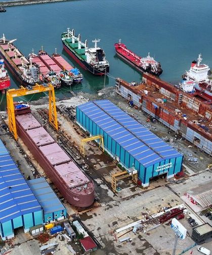 Sürmene Tersanesi’nde 17 Hasarlı Gemi Onarımda