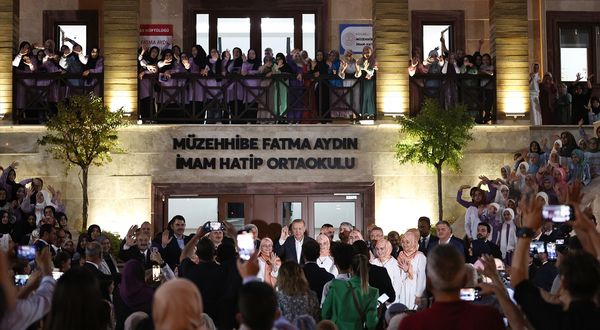 KOCAELİ - Cumhurbaşkanı Erdoğan, Müzehhibe Fatma Aydın İmam Hatip Ortaokulunun açılışına katıldı