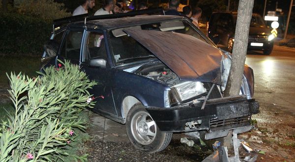 ORDU - Minibüsün hafif ticari araçla çarpıştığı kazada 20 kişi yaralandı