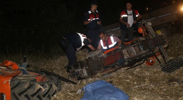 GÜNCELLEME - Kastamonu'da otobüs ile traktör çarpıştı, 1 kişi öldü, 12 kişi yaralandı