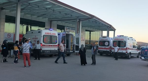 Samsun'da tarım işçilerini taşıyan minibüs devrildi, 27 kişi yaralandı