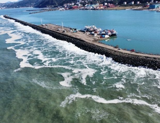 Trabzon'da fırtına bilançosu ağırlaşıyor! Sürmene'de hasarın boyutu ortaya çıktı