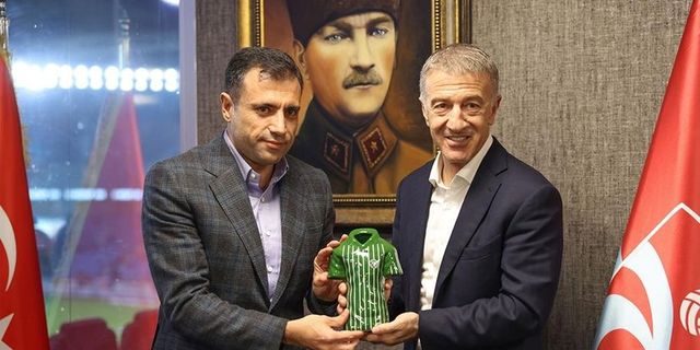 Ahmet Ağaoğlu'ndan Konyaspor Başkanına Hediye