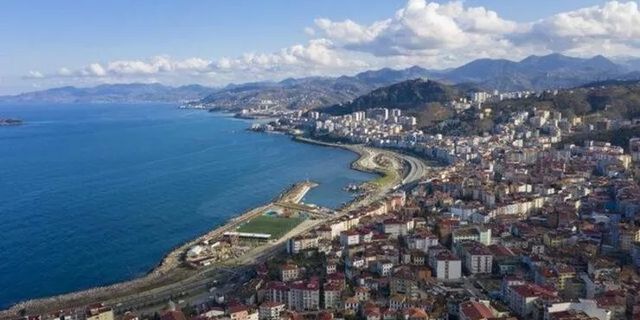 Trabzon'da Okursuz Kütüphane Kalmasın Projesine Destek