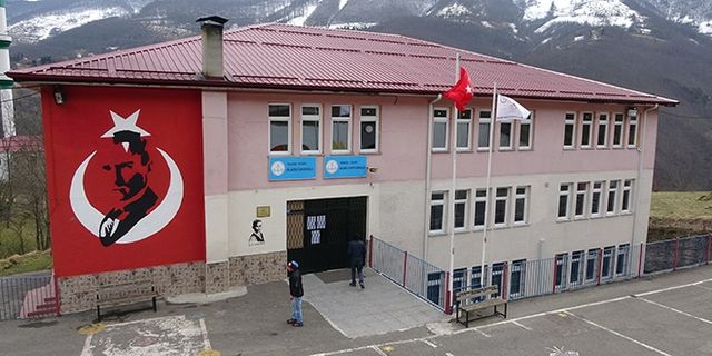 Trabzon'da okullara kayıt yaptıran depremzede çocuk sayısı
