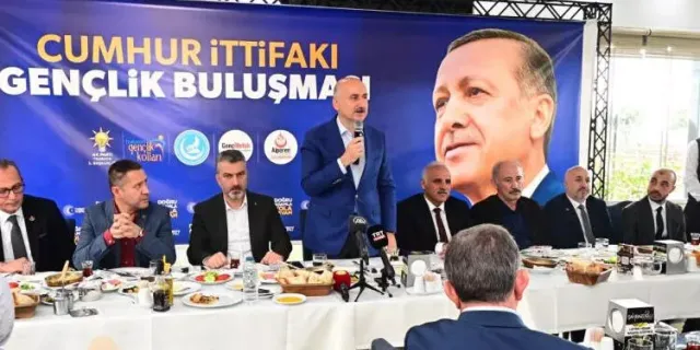 Bakan Adil Karaismailoğlu Trabzon'da gençlere seslendi