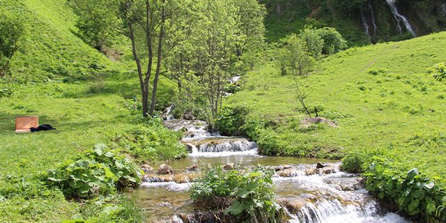 Trabzon Hamsiköy Şelaleleri yabancı turistin ilgisini çekiyor
