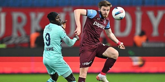 Teknik Direktör Leeuwen'den Batagov'a Övgü: "Böyle Bir Oyuncuyu Bulmak Zor"