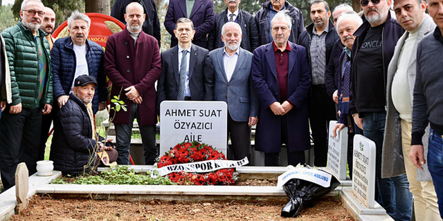 Ahmet Suat Özyazıcı Mezarı Başında Anıldı