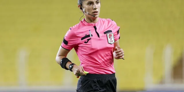 Süper Lig’de 22 Yıl Sonra Kadın Hakem Görev Alacak