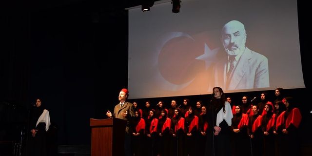 Trabzon'da İstiklal Marşı'nın Kabulü Törenle Anıldı