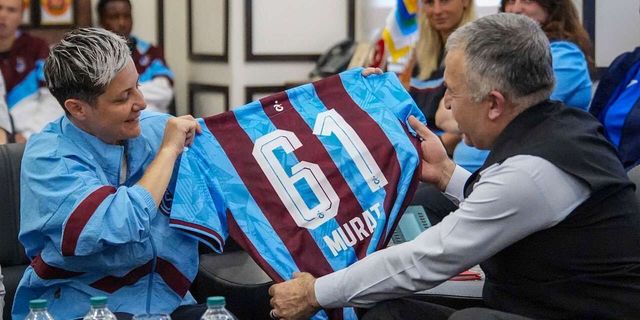 Trabzonspor Kadın Takımından Jandarmaya Anlamlı Ziyaret