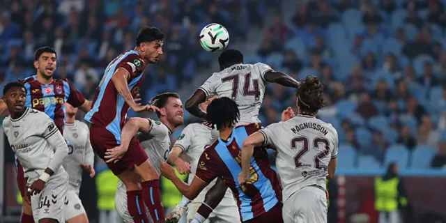 Samet Akaydin Hearts Maçında Hava Toplarına Damga Vurdu