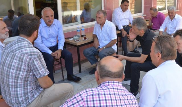 Trabzon Büyükşehir Belediye Başkanı Zorluoğlu vatandaşların sorun ve taleplerini dinledi