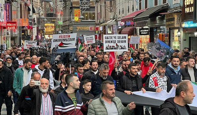 Trabzonsporlu Taraftarlar Özgür Filistin İçin Yürüdü