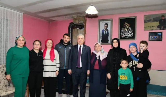 Trabzon Valisi Eren Bülbül'ün ailesiyle iftarda buluştu