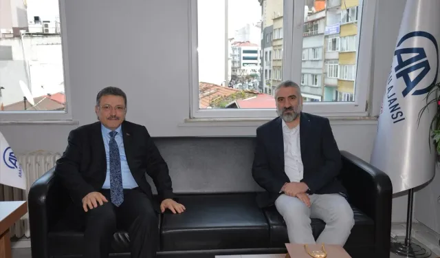 Trabzon Büyükşehir Belediye Başkanı Ahmet Metin Genç habercilerle buluştu