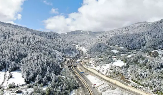 Trabzon kar yağışı etkisi altında: İlkbaharda beyaza büründü