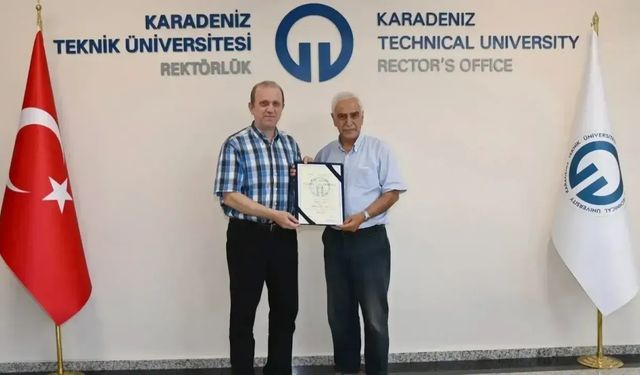 Trabzon'da KTÜ mezunu Aydın, 54 yıl sonra diplomasına kavuştu