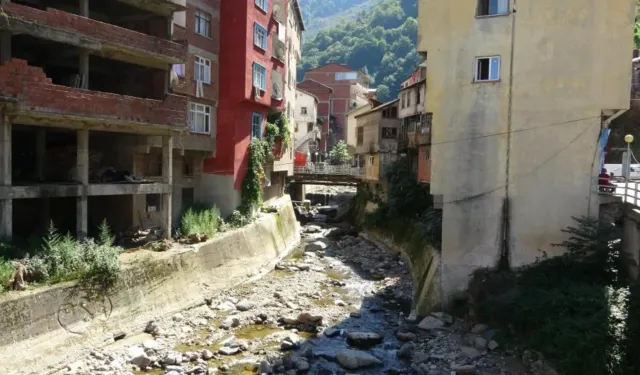 Doğu Karadeniz’de Çarpık Yapılaşma, Sel ve Heyelan Riskini Artırıyor