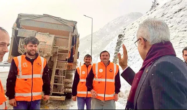 Bakan Abdulkadir Uraloğlu Trabzon’da Karayolları Ekiplerine Teşekkür Etti