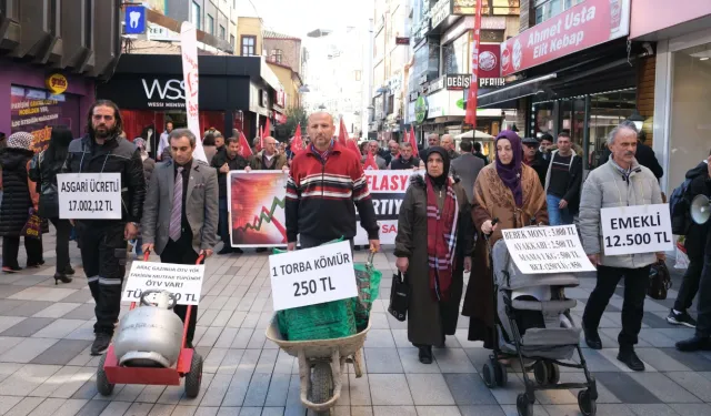 Trabzon'da Saadet Partisi'nden Dikkat Çekici Protesto