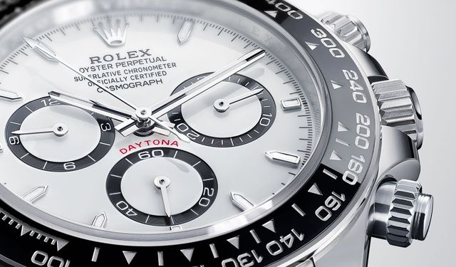 Rolex Replika Saatler: Şıklığın ve Prestijin Bileğinizdeki Yansıması
