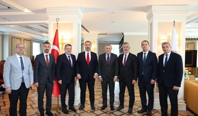 AK Parti Heyeti Bakan Bak ile Spor ve Sahil Projeleri Görüştü