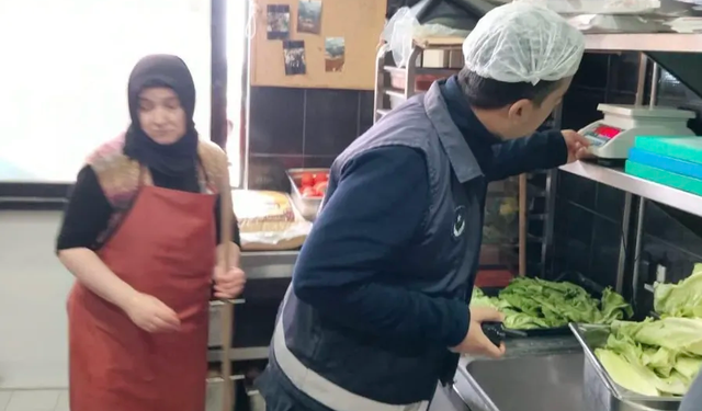 Trabzon Büyükşehir Belediyesi’nden Bayram Öncesi Gıda Denetimi: 169 İşletme Denetlendi