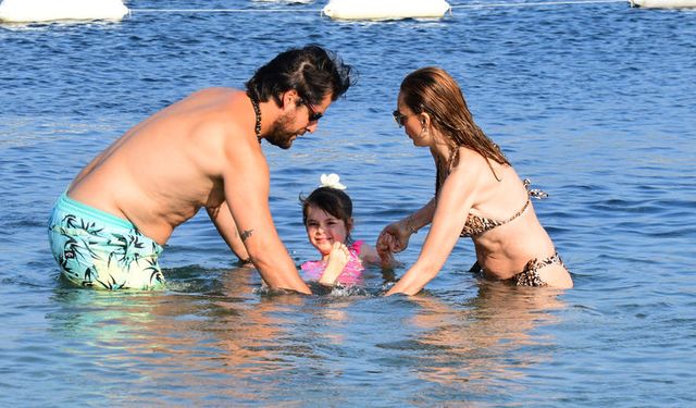 Özge Özder ve Sinan Güleryüz Ailesi Bodrum Tatilinde Objektiflere Yansıdı