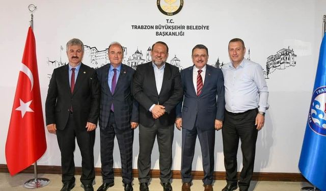 Ahmet Metin Genç’ten Sürpriz Misafirler: CHP’li Ömer Dayı ve Eski Aday Nazım Özcan’la Dost Sohbeti