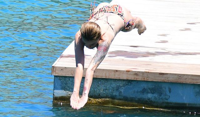 Bilge Öztürk’ten Bodrum’da Balıklama Dalış