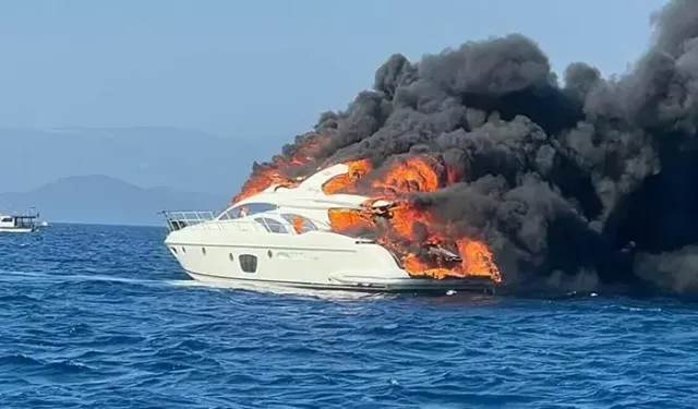 Bodrum Türkbükü’nde Demirli Motoryatta Yangın Çıktı: 4 Kişi Tahliye Edildi, Motoryat Battı