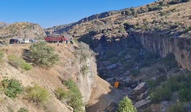 Adıyaman Sincik’te Hafriyat Kamyonu Uçuruma Düştü: 1 Kişi Hayatını Kaybetti