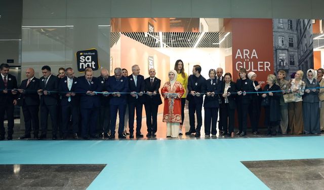 Emine Erdoğan Vakıfbank Sanat Galerisi Açılışına Katıldı