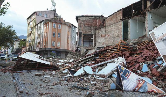 Balıkesir Sındırgı Depremi Manisa’da 83 Yapıyı Etkiledi