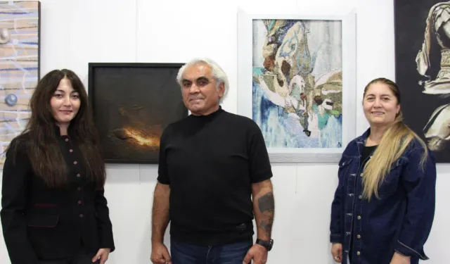 Cumhuriyet Sergisinde Aynı Aileden Üç Sanatçı Yer Aldı