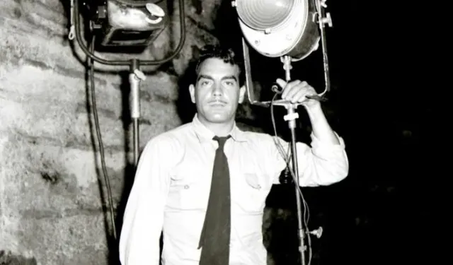 Taçsız Kral Ayhan Işık Meğer Ressammış!