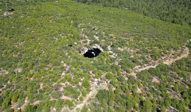 Ozan Kuşçu, Burdur’daki 90 Metrelik Obruğa Tek Başına İndi