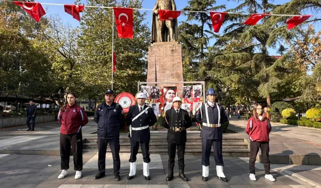 CHP Trabzon Teşkilatı 10 Kasım’da Atatürk’ü Saygıyla Andı
