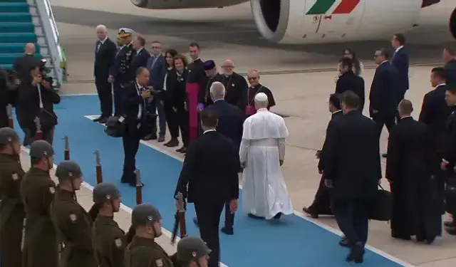 Papa 14. Leo, Lübnan'a gitmek üzere Türkiye'den ayrıldı